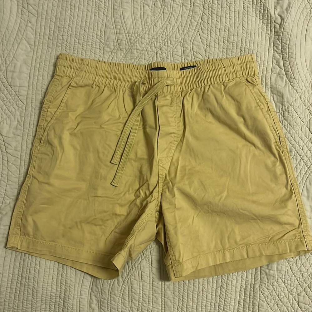 H&M 6” Shorts